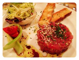 starter: tuna tartar at Assaggi