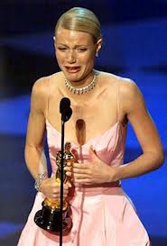 Gwyneth tears at the Oscars (2010)