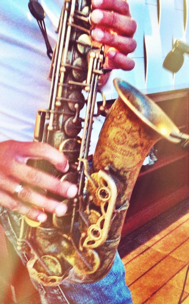 the saxophonist tried his best to create atmosphere at a pretty empty Nikki Beach