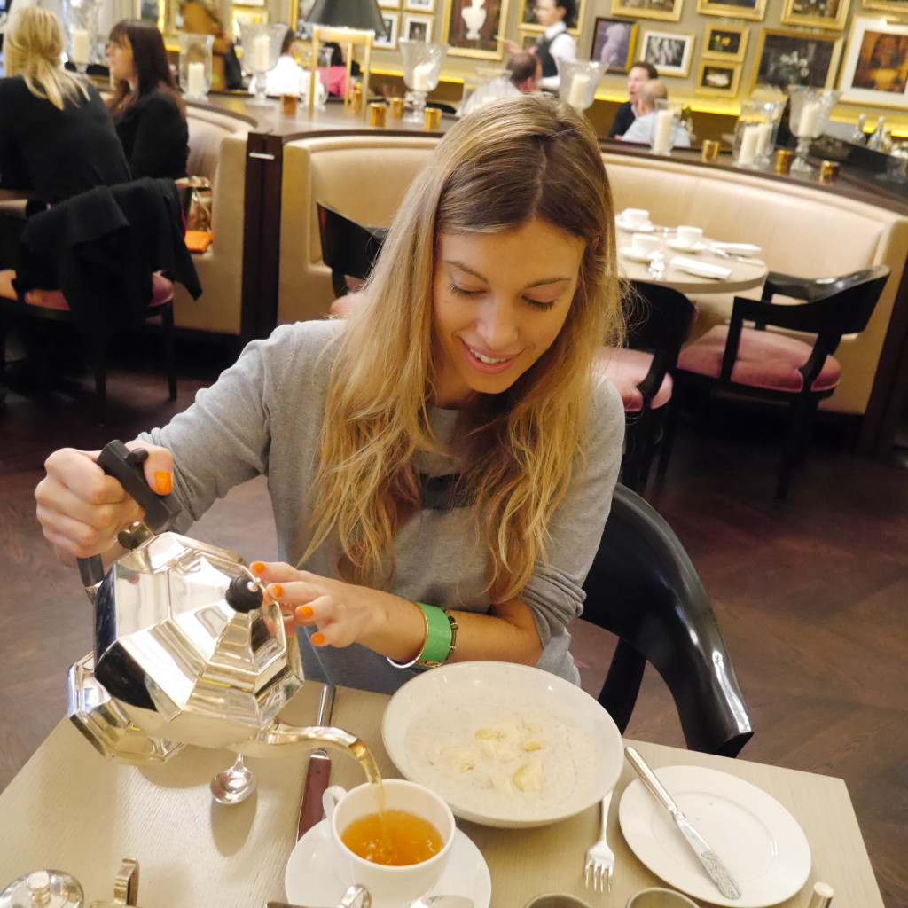 Lucy (aka West London Girl) pours her pot of jasmine tea