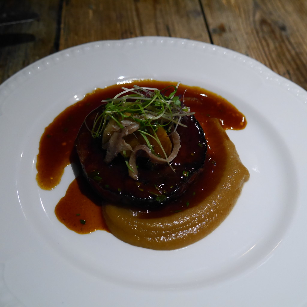 beef onglet with snails in red wine sauce