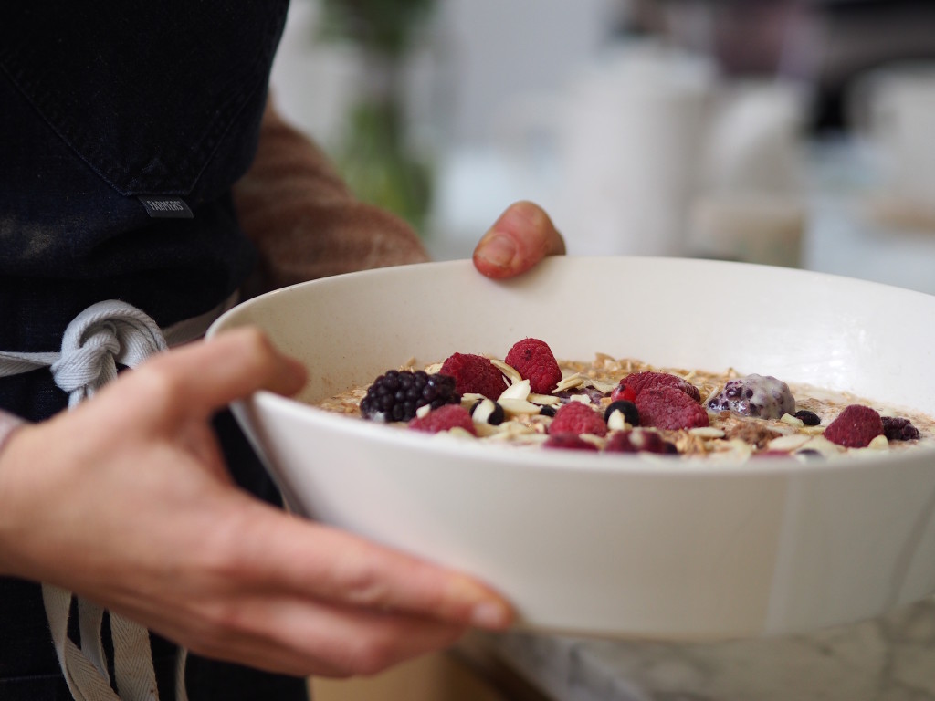 Building Feasts with her baked oats